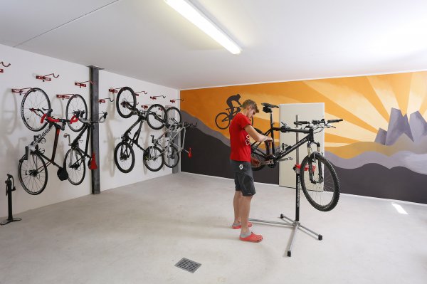 Bicycle garage